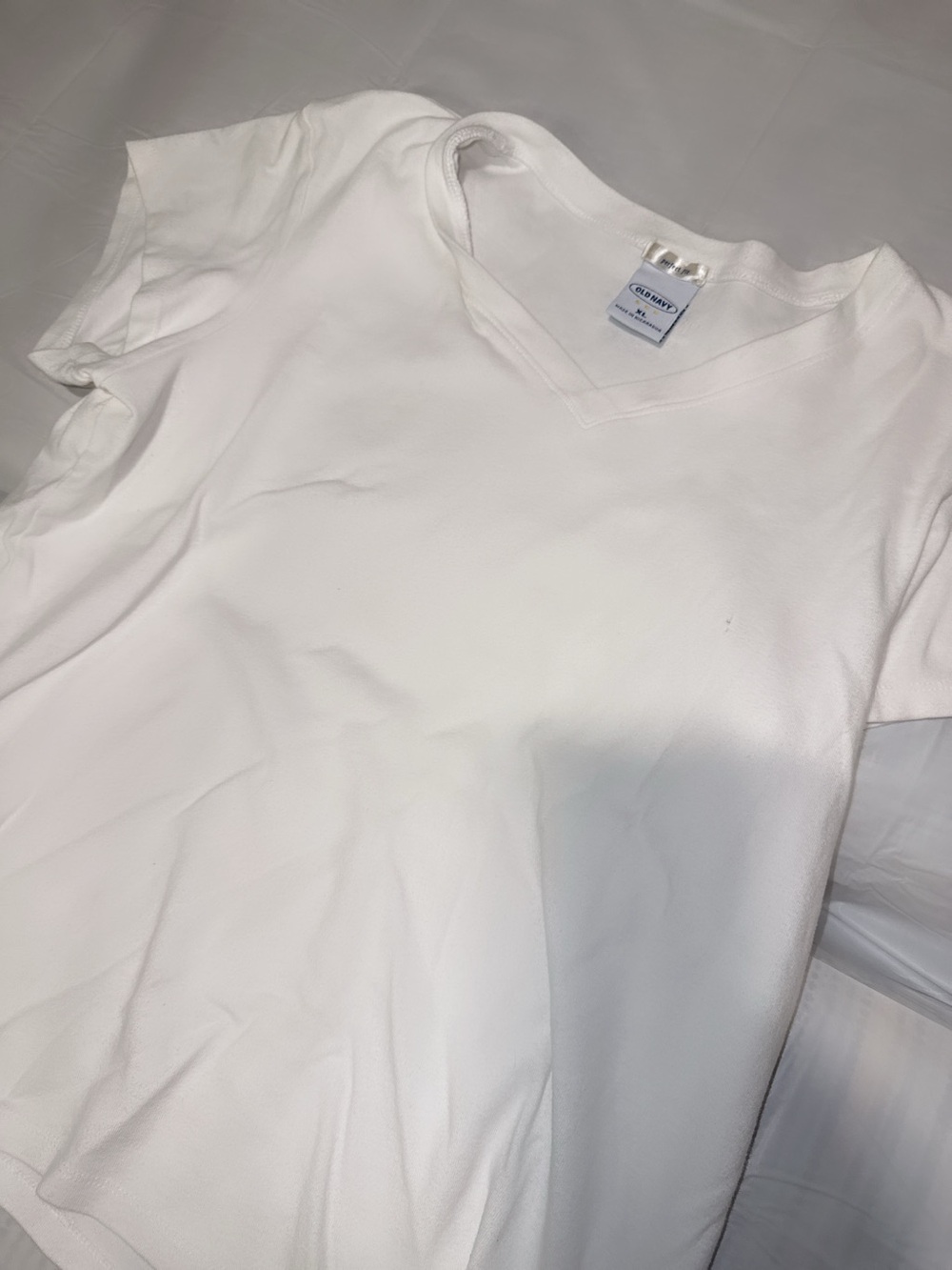 Old Navy White V-Neck Short Sleeve Tee